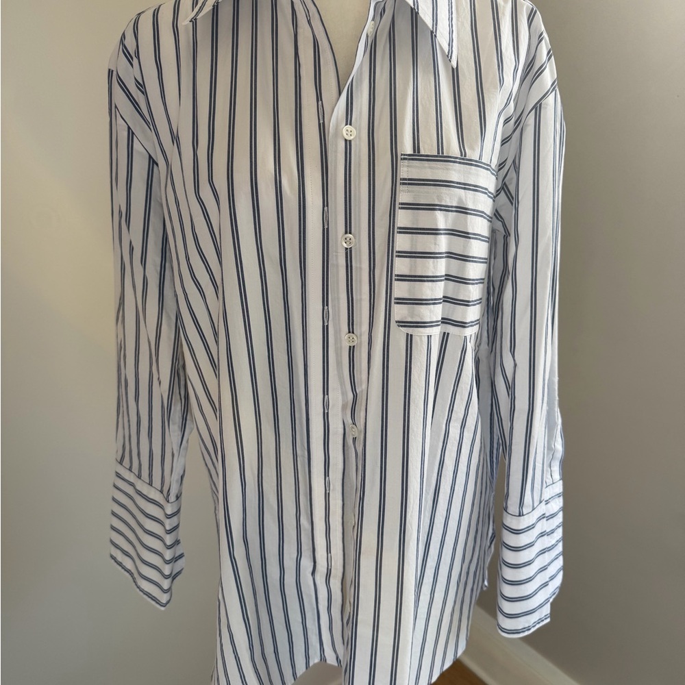 Banana Republic | Classic Blue Striped Shirt | size small